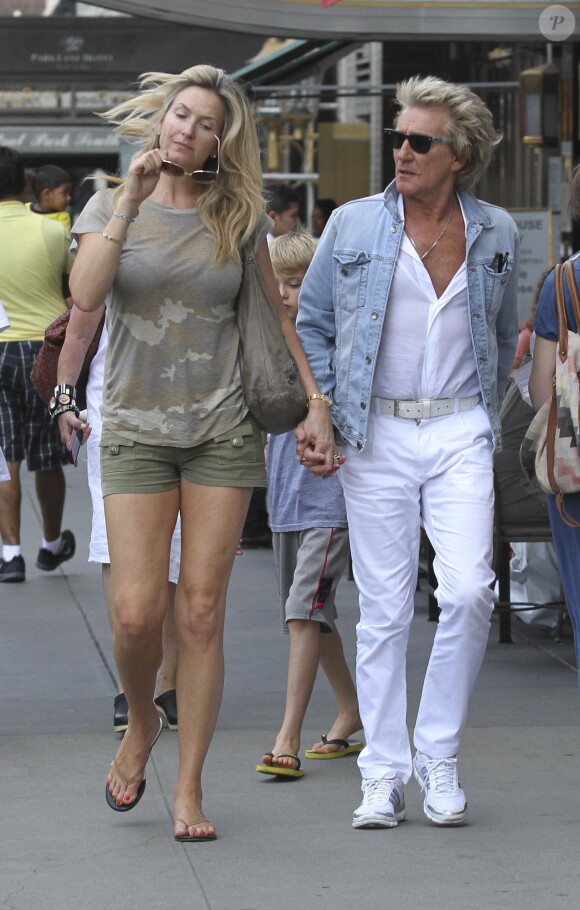 Rod Stewart et Penny Lancaster à la sortie de Barney à New York le 20 août 2014