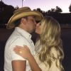 Jason Aldean demande en mariage sa belle Brittany Kerr au zoo de San Diego le 24 septembre 2014.