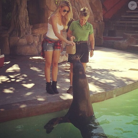 Brittany Kerr, la future femme de Jason Aldean, au zoo de San Diego le 24 septembre 2014, jour de la demande en mariage du chanteur.  