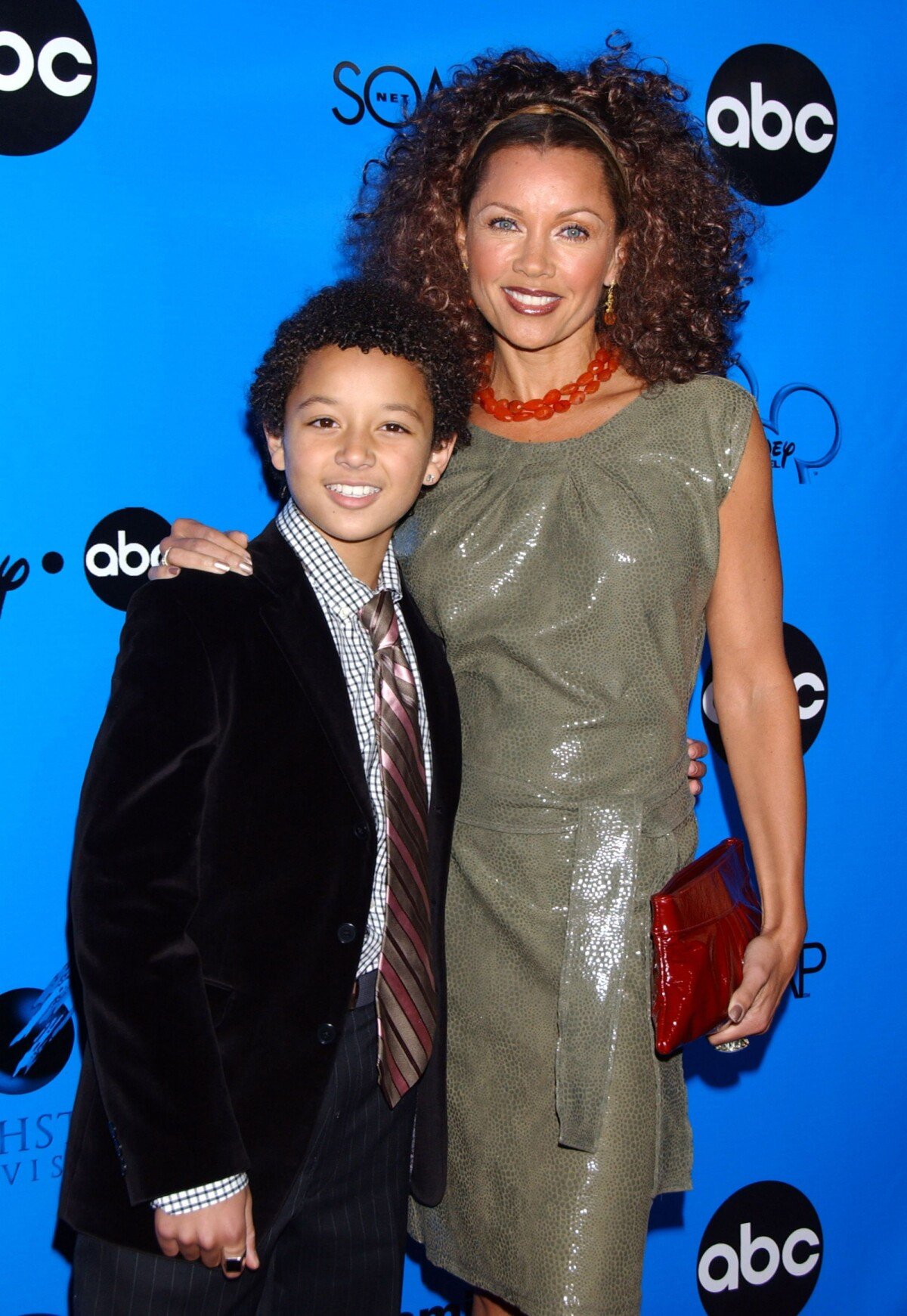 Photo : Vanessa Williams et son fils Devin Hervey à la soirée ABC  Television Group All-Star TCA Party à Los Angeles, le 14 janvier 2007 -  Purepeople