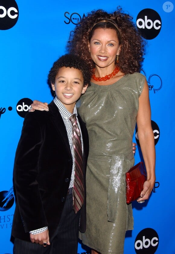 Vanessa Williams et son fils Devin Hervey à la soirée ABC Television Group All-Star TCA Party à Los Angeles, le 14 janvier 2007