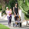 Amber Rose et Wiz Khalifa se promènent avec leur fils Sebastian à Los Angeles le 28 janvier 2014.