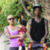 Amber Rose et Wiz Khalifa se promènent avec leur fils Sebastian à Los Angeles le 28 janvier 2014.