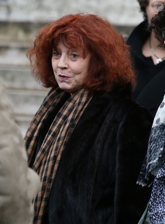 Régine Deforges à la sortie des obsèques de François Cavanna au cimetière du Père Lachaise à Paris. Le 6 février 2014.