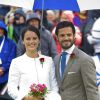 Sofia Hellqvist et le prince Carl Philip de Suède aux 37 ans de la princesse Victoria, sur l'île d'Oland, le 14 juillet 2014