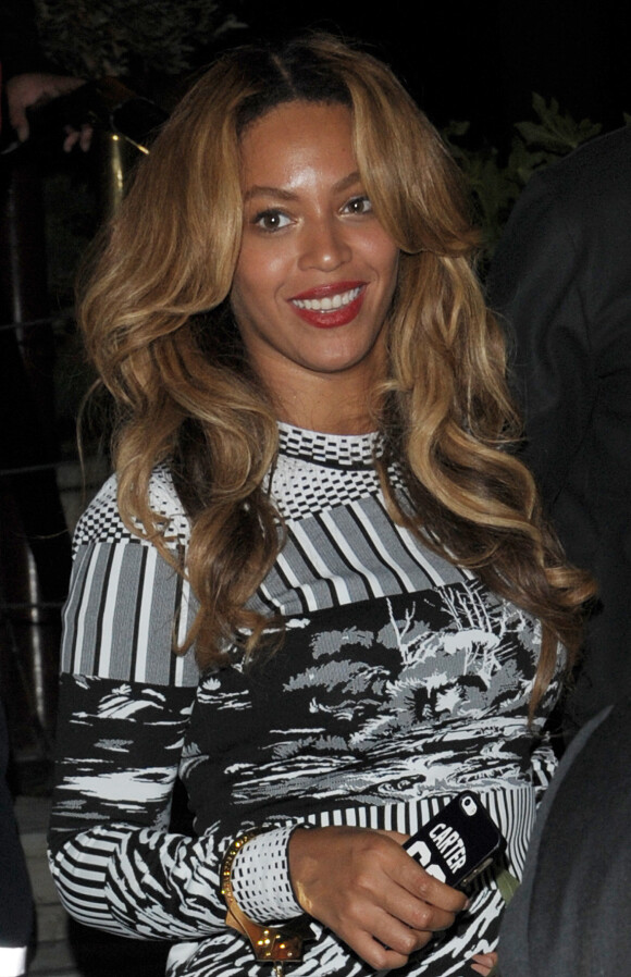 Beyoncé et son mari Jay-Z se promènent à Paris le 15 septembre 2014. Jay Z and Beyonce out in Paris, France on september 15, 2014.15/09/2014 - Paris