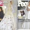 Les photos du mariage d'Angelina Jolie et Brad Pitt en couverture des magazines Hello! et People.