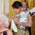  Norah Jones avec son fils alors &acirc;g&eacute; de 3 mois lors d'un &eacute;v&eacute;nement en marge de la F&ecirc;te des m&egrave;res &agrave; la Maison-Blanche, le 12 mai 2014. 