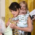  Norah Jones avec son fils de 3 mois lors d'un concert &agrave; la Maison-Blanche, le 12 mai 2014.  