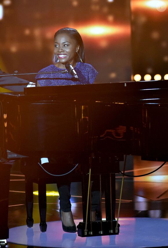 Anne-Shirley - Deuxième prime de "Rising Star" sur M6. Le 2 octobre 2014.