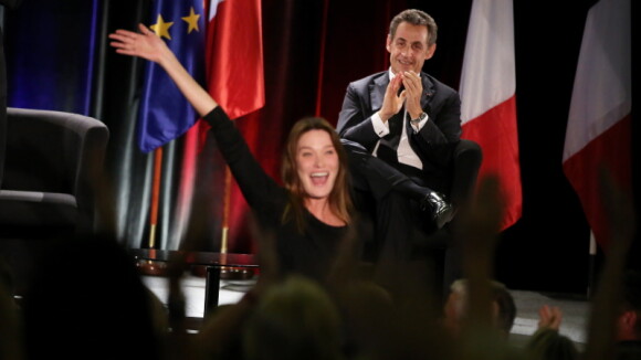 Carla Bruni-Sarkozy : La groupie de Nicolas ovationnée en plein meeting !