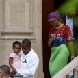 Jay Z, Beyoncé et leur fille Blue Ivy visitent un hôtel particulier près de l'Élysée à Paris le 2 octobre 2014.