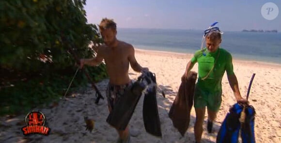 Martin et Freddy reviennent de la pêche - Quatrième épisode de "Koh-Lanta 2014". Diffusé le 3 octobre 2014 sur TF1.