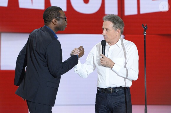 Youssou N'Dour et Michel Drucker - Enregistrement de l'émission "Vivement Dimanche" le 1er octobre 2014 au Studio Gabriel à Paris, pour une diffusion le 5 octobre 2014