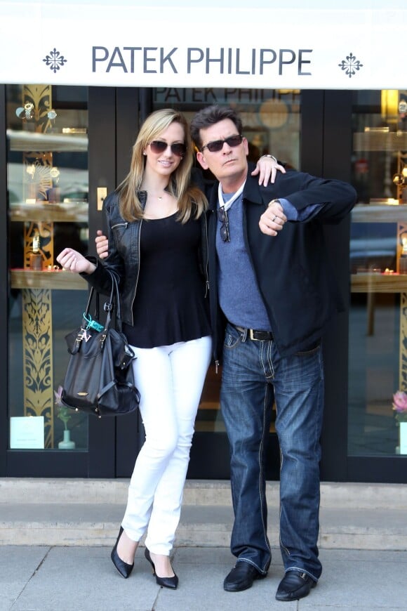 Exclusif - Charlie Sheen en amoureux à Paris, le 17 avril 2014. 