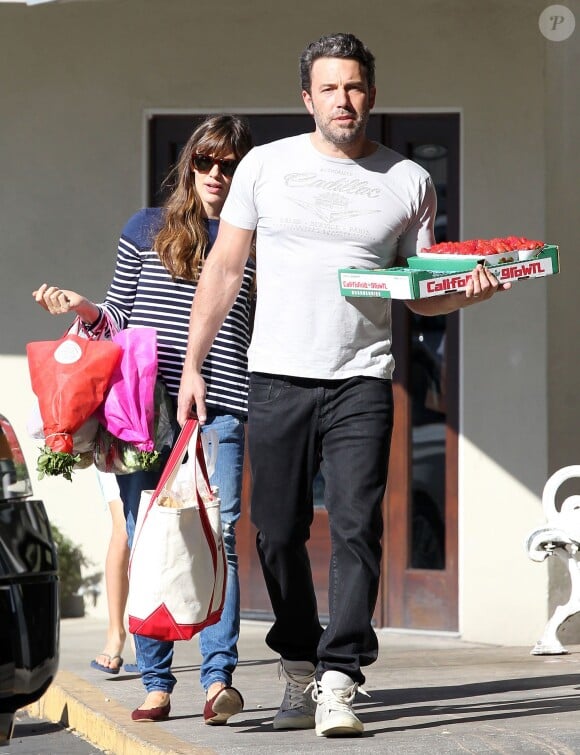 Ben Affleck et Jennifer Garner font du shopping avec leurs filles Violet et Seraphina à Pacific Palisades le 5 octobre 2014