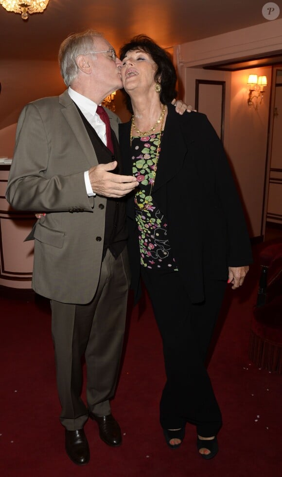 Bernard Le Coq et Anny Duperey - Anny Duperey a reçu la médaille d'Officier de la Légion d'Honneur au théâtre du Palais Royal à Paris le 6 octobre 2014