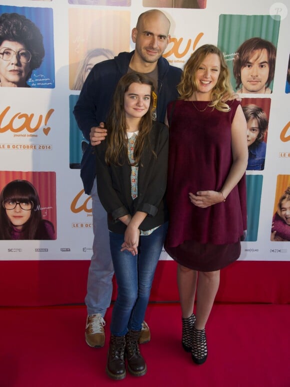 Julien Neel, Lola Lasseron et Ludivine Sagnier, enceinte lors de l'avant-première du film "Lou ! Journal infime" au cinéma MK2 Bibliothèque à Paris, le 28 septembre 2014.