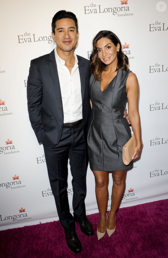 Mario Lopez et sa femme Courtney Mazza - Dîner de gala pour la fondation d'Eva Longoria au restaurant Beso à Los Angeles, le 9 octobre 2014.