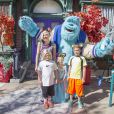  Gwen Stefani avec ses enfants Zuma et kingston et sa ni&egrave;ce Stella &agrave; Disney California Adventure Park, le 6 octobre 2014 &agrave; Anaheim. 