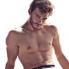 Jamie Dornan pose pour une campagne Calvin Klein