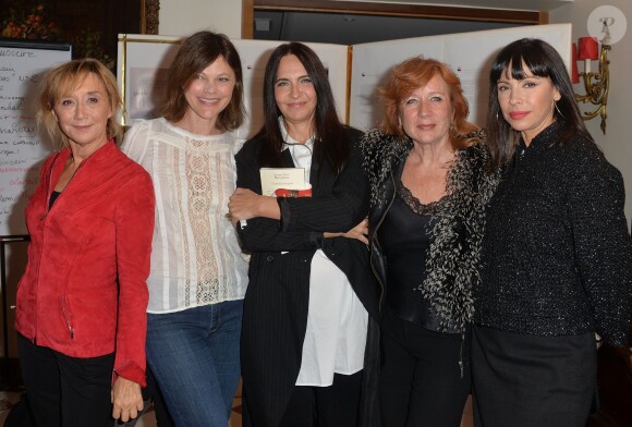Marie-Anne Chazel, Alexandra Kazan, Nathalie Garçon, Éva Darlan et Mathilda May - Cocktail de lancement du livre "Garde-Robes" de Nathalie Garçon à l'Hôtel Régina à Paris, le 13 octobre 2014.