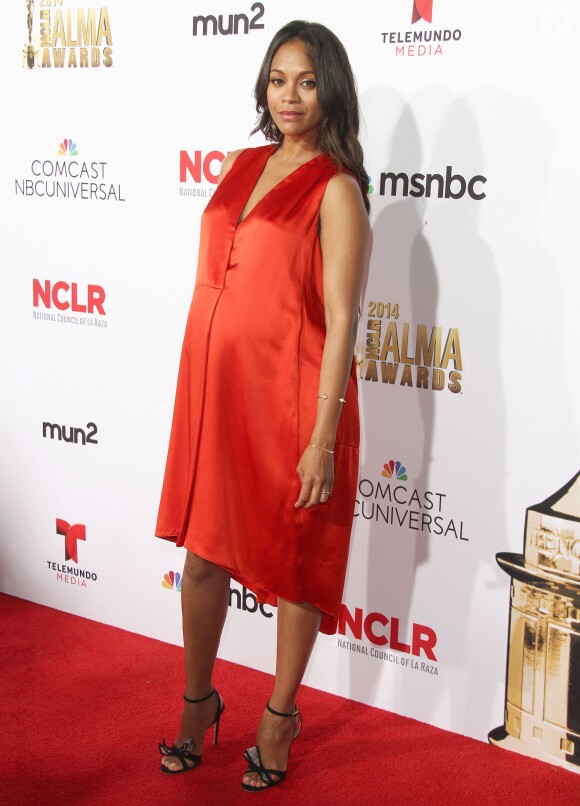 Zoe Saldana enceinte - Cérémonie "2014 NCLR ALMA Awards" à Pasadena, le 10 octobre 2014.