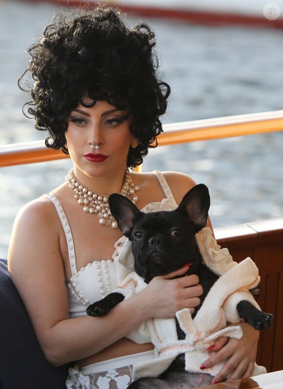 Lady Gaga et son chien Asia ont quitté leur hôtel pour aller faire une croisière dans l'archipel de Stockholm. Le 2 octobre 2014.