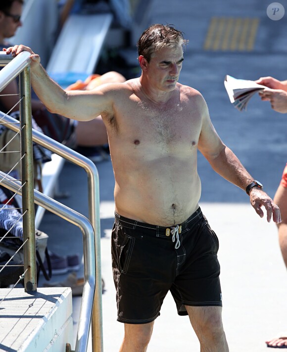 Chris Noth prend du bon temps dans une piscine à Sydney en Australie. Le 12 octobre 2014.