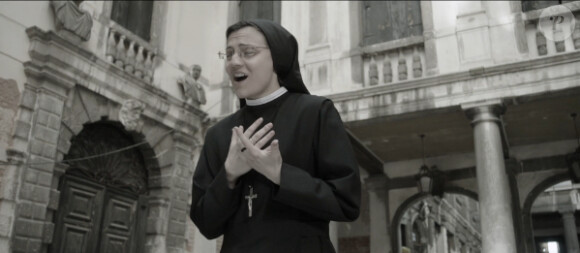 Soeur Cristina (The Voice italie) : images de son clip Like a Virgin