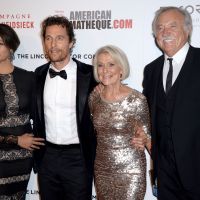 Matthew McConaughey : Héros ému au côté de sa femme, honoré face à sa mère