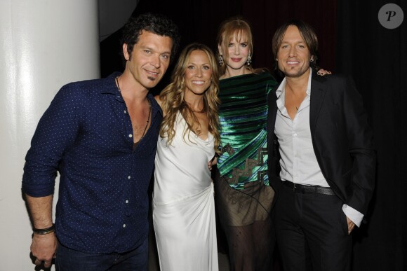 Doyle Bramhall ll, Sheryl Crow, Nicole Kidman et Keith Urban aux CMT Music Awards à Nashville, Tennessee, le 8 juin 2011