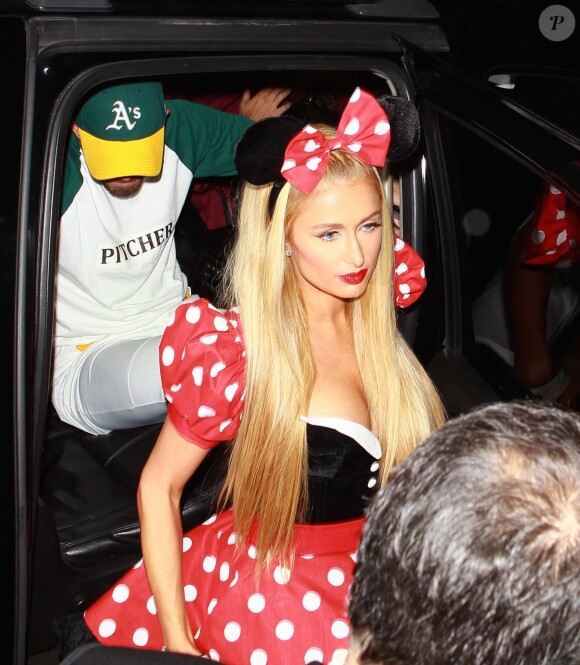 Paris Hilton arrivant à la soirée Halloween organisée par la marque Casamigos Tequila à Los Angeles, le 24 octobre 2014.  Arrivals at the Casamigos Halloween Party in Los Angeles, California on October 24, 2014.24/10/2014 - Los Angeles