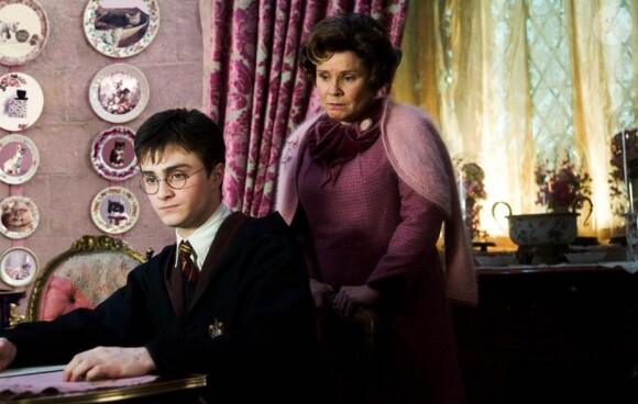 Dolorès Ombrage (Imelda Staunton) dans Harry Potter et l'Ordre du Phénix.