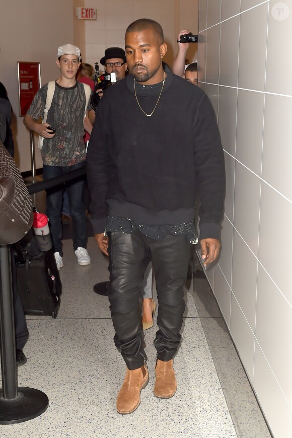 Kanye West à l'aéroport de Los Angeles, le 26 octobre 2014.