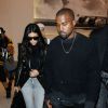 Kanye West et Kim Kardashian à l'aéroport LAX de Los Angeles, le 26 octobre 2014.