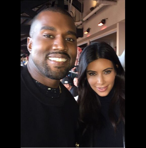 Kanye West et Kim Kardashian, couple heureux à l'AT&T Park de San Francisco. Le 26 octobre 2014.