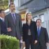Le roi Felipe VI et la reine Letizia d'Espagne visitaient le village de Boal en Asturies, le 25 octobre 2014, dans le cadre de la remise du prix Village exemplaire des Asturies 2014.