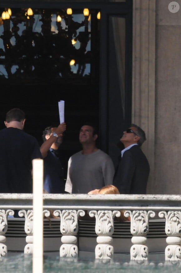 Tournage de la publicité pour Nespresso avec Jean Dujardin et George Clooney à Cernobbio (Italie), le 28 août 2014