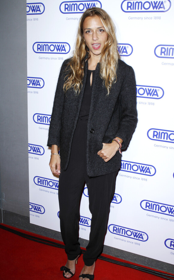 Charlotte Ronson assiste à la soirée d'ouverture de la boutique Rimowa. New York, le 28 octobre 2014.