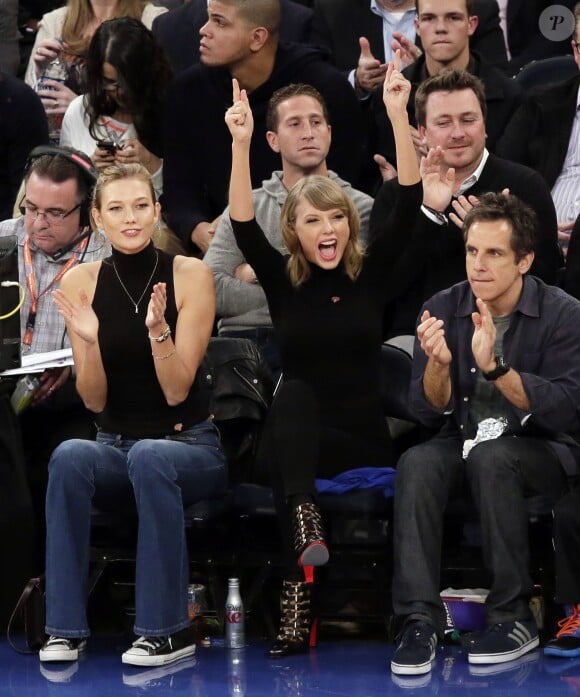 Karlie Kloss, Taylor Swift et Ben Stiller au Madison Square Garden à New York pour le match NBA New York Knicks - Chicago Bulls le 29 octobre 2014. 