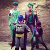 Neil Patrick Harris et son mari David Burtka avec leurs enfants Gideon et Harper déguisés en personnages de Batman pour Halloween 2014