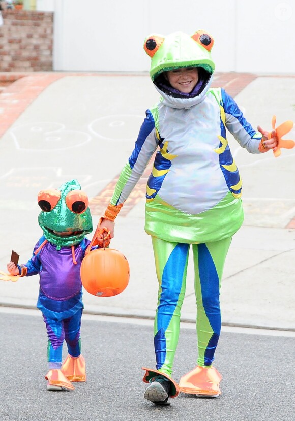 Alyson Hannigan et sa fille Keeva déguisées en grenouilles pour Halloween 2014