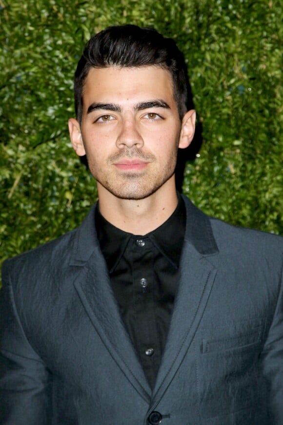 Joe Jonas aux 11e CFDA/Vogue Fashion Fund Awards à New York City. Le 3 novembre 2014