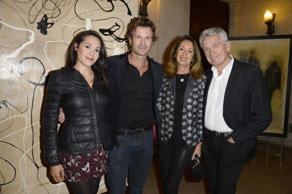 Exclusif - Candice Hugo, son mari Christophe Dardeau et ses parents Nicole et Gilbert Coullier - Vernissage de l'exposition "Visa" de Christophe Dardeau à la galerie Breheret à Paris, le 4 novembre 2014.