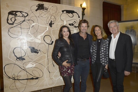 Exclusif - Candice Hugo, son mari Christophe Dardeau et ses parents Nicole et Gilbert Coullier - Vernissage de l'exposition "Visa" de Christophe Dardeau à la galerie Breheret à Paris, le 4 novembre 2014.