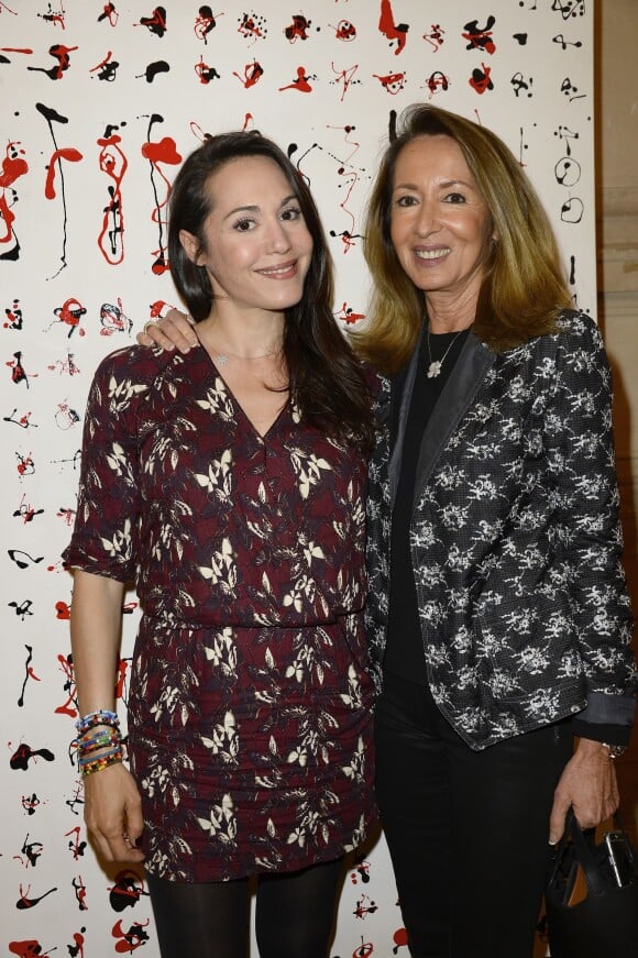 Exclusif - Nicole Coullier et sa fille Candice Hugo - Vernissage de l'exposition "Visa" de Christophe Dardeau à la galerie Breheret à Paris, le 4 novembre 2014.