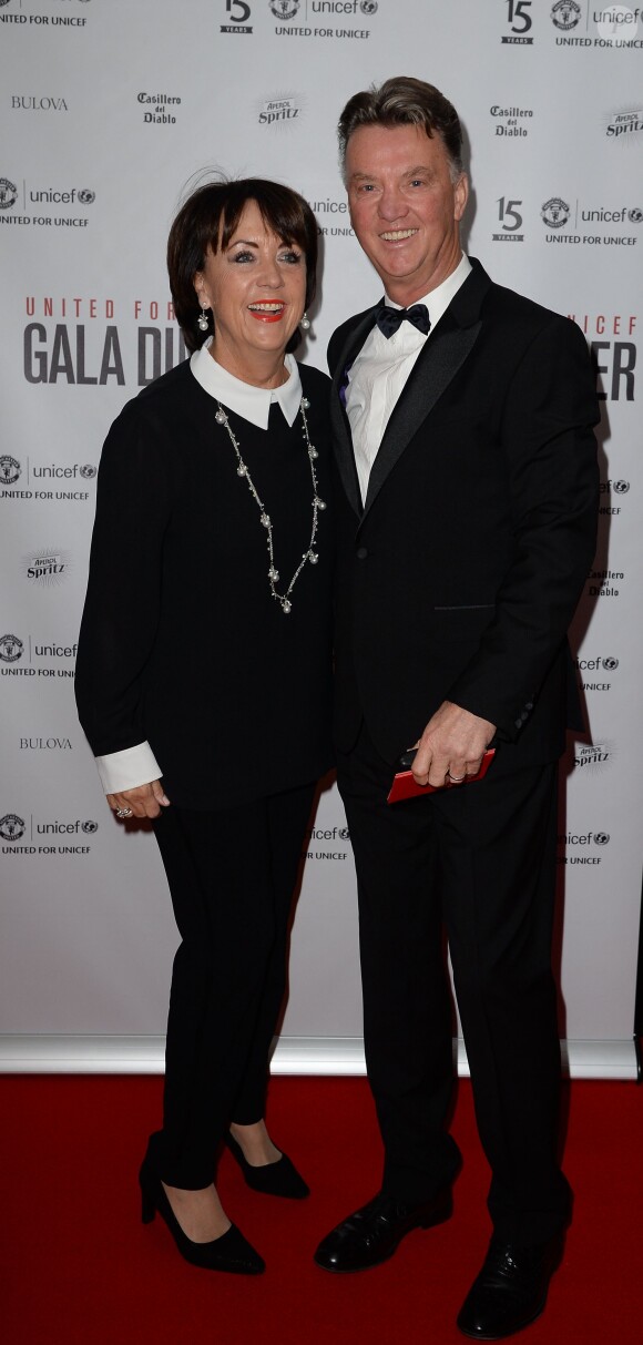 Louis van Gaal et sa femme Truus van Gaal arrivent au dîner de gala UNICEF à Manchester, le 4 novembre 2014. 