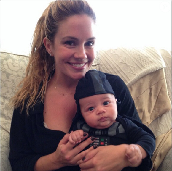 CaCee Cobb avec son petit Rocco lors d'Halloween 2013. Photo souvenir publiée sur Instagram pour Halloween 2014.