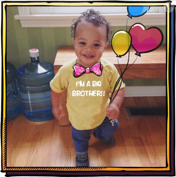 Rocco, fils de Donald Faison et CaCee Cobb, lors de l'annonce de l'arrivée prochaine d'un second enfant dans la famille. Photo Instagram, octobre 2014.